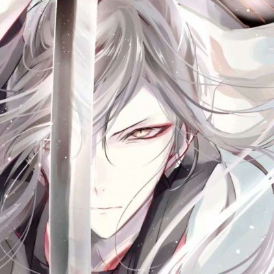 美女COS《巫师3》叶奈法惊艳绝伦 白嫩香肩紫眸勾人